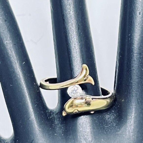 Rs Covenant Gold Tone And Rhinestone Dolphin Ring Signed (R381) - Picture 2 of 7